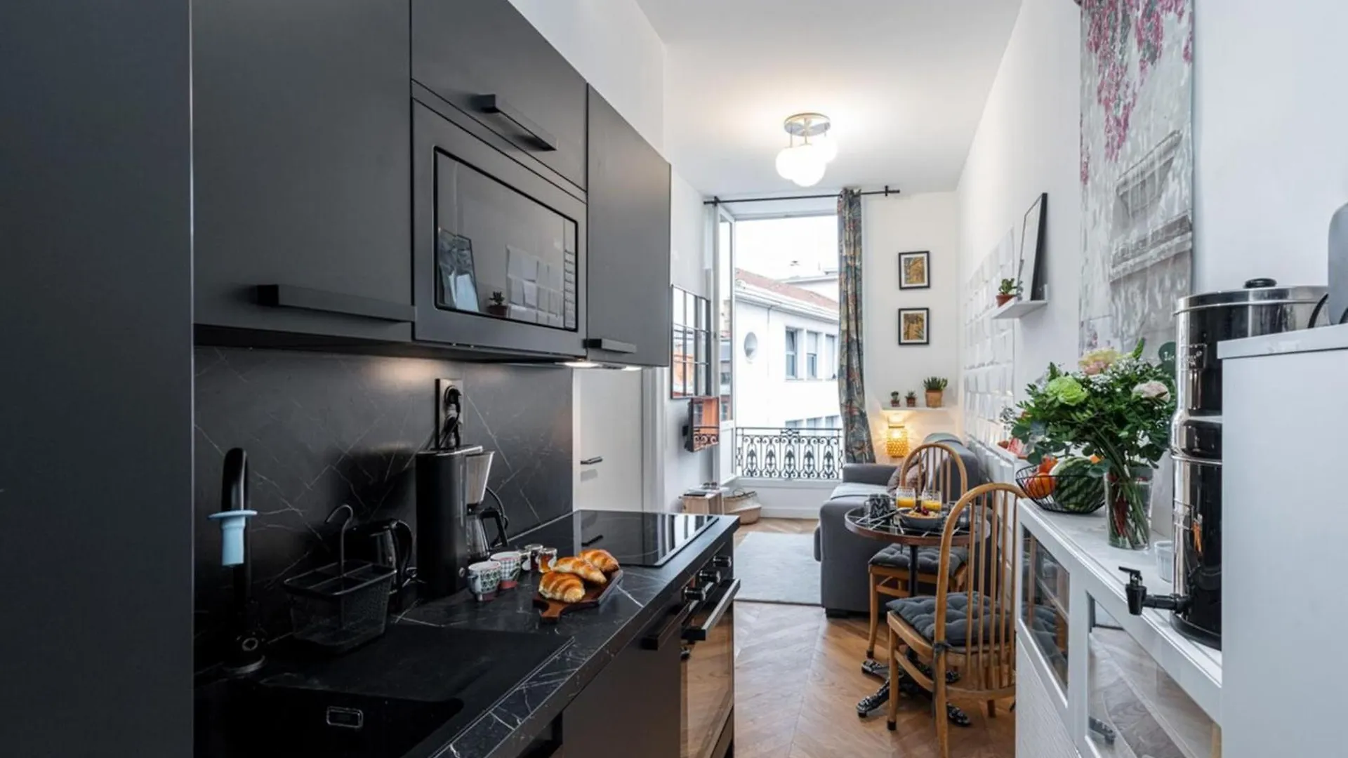Foch - Superb Suite W Ac Downtown Apartment